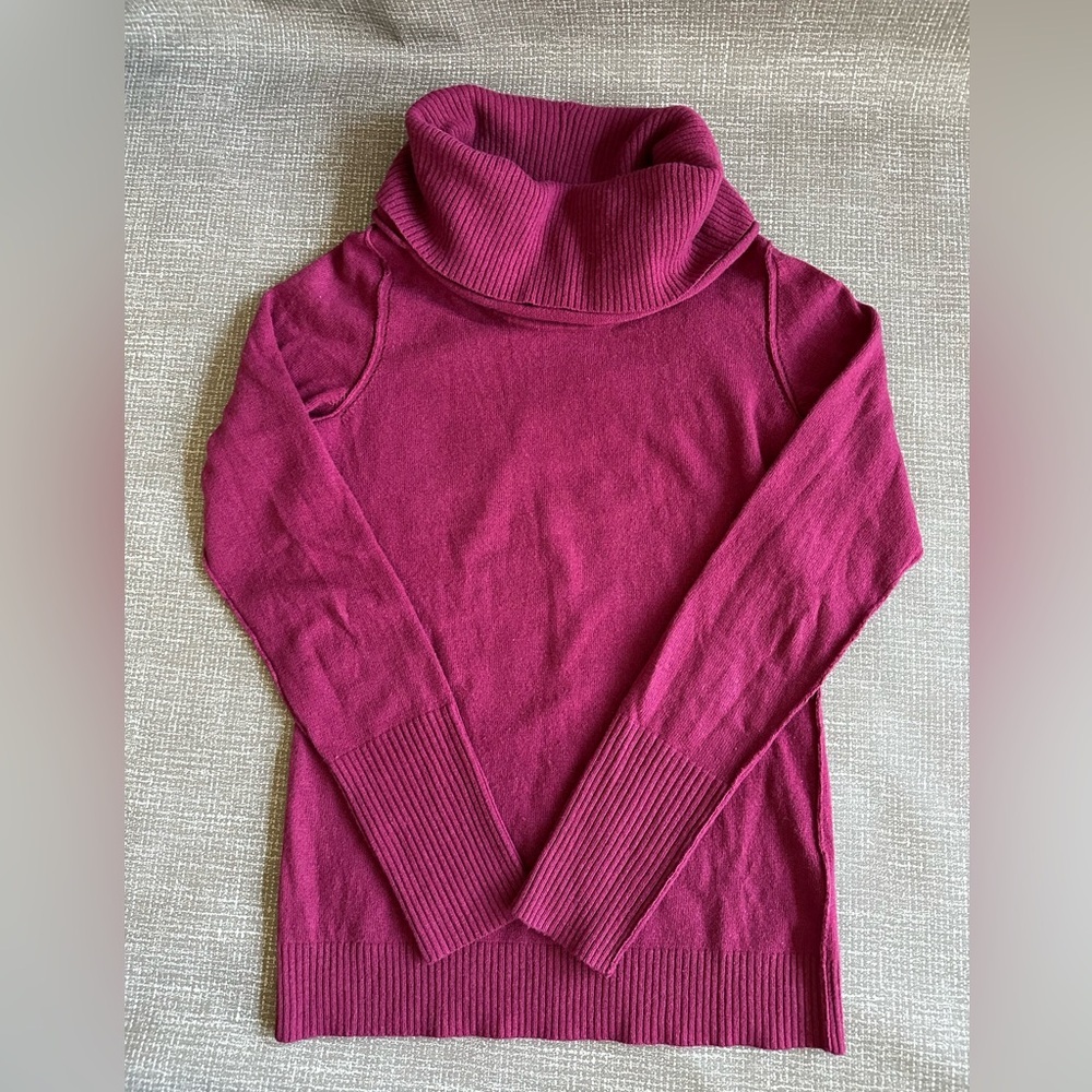 Banana Republic Italian Yarn Purple/Pink Cowl Neck 35% Wool Mix Pull over Sz XS